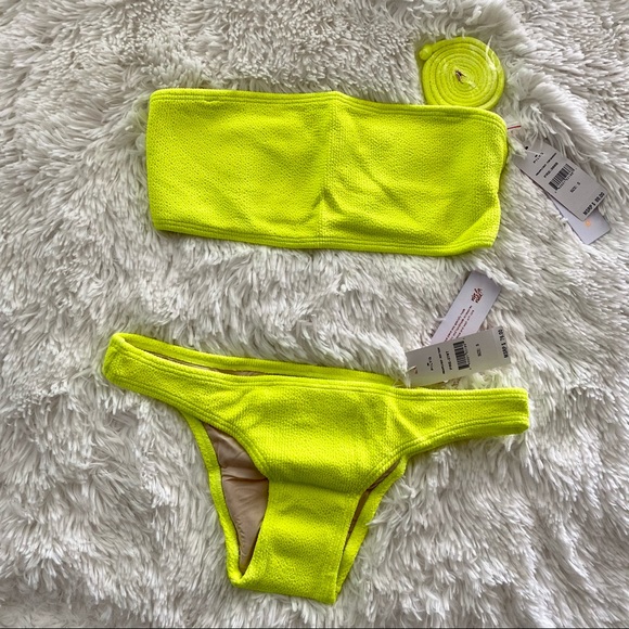 PILYQ Pineapple Reef Bikini Set NWT - Picture 4 of 9